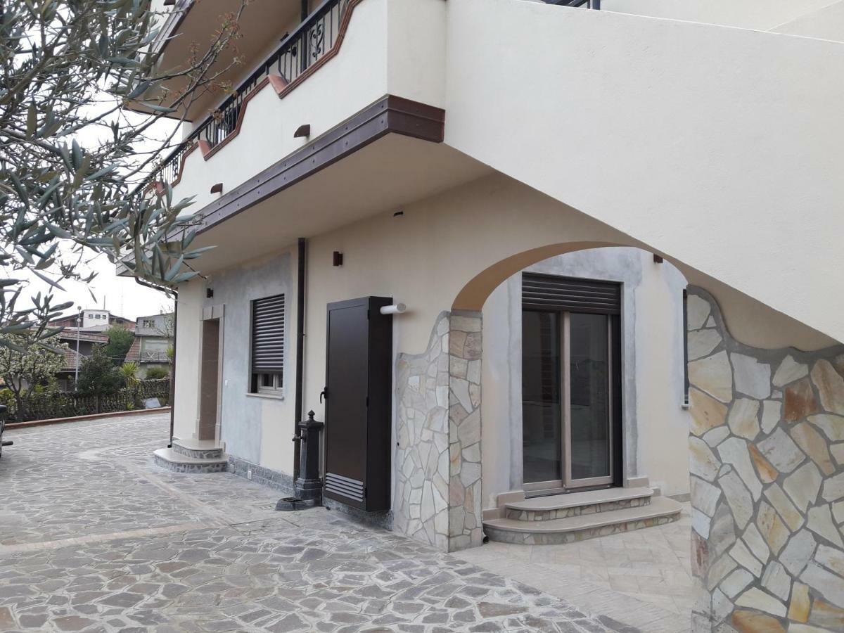 B&B "Croce Nivera" Вибо-Валентия Экстерьер фото